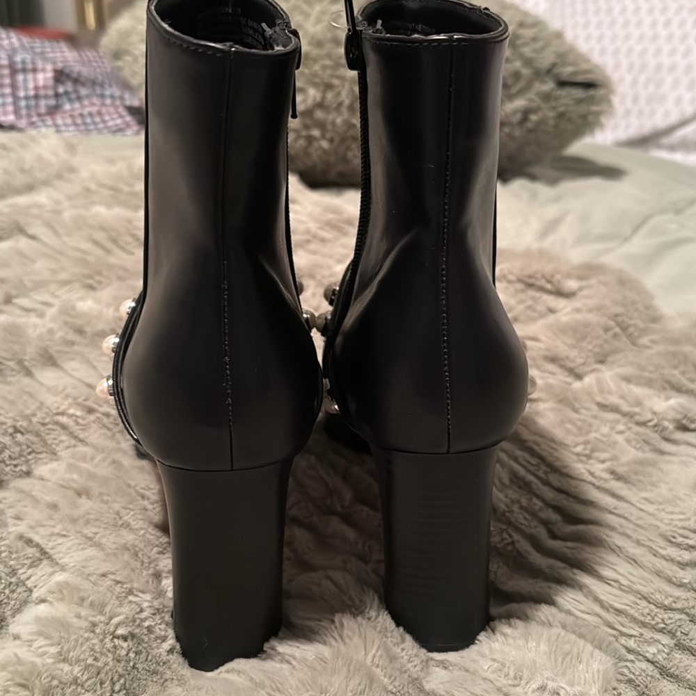 Boots - Picture 3 of 4